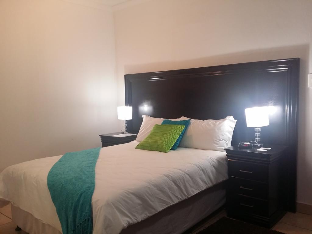 Alicia'S B&B Roodepoort Exterior photo
