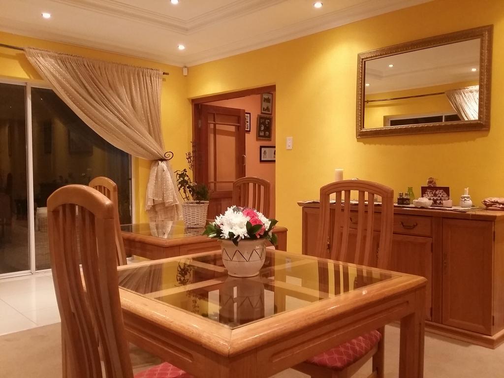 Alicia'S B&B Roodepoort Exterior photo