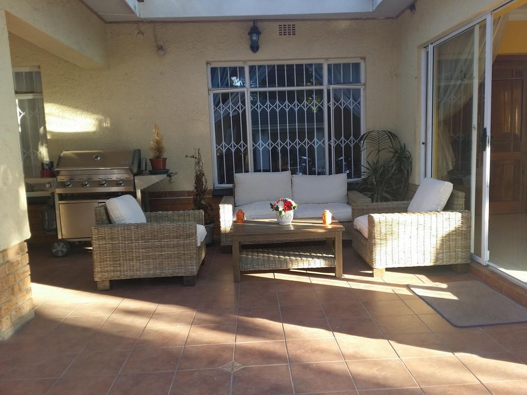 Alicia'S B&B Roodepoort Exterior photo