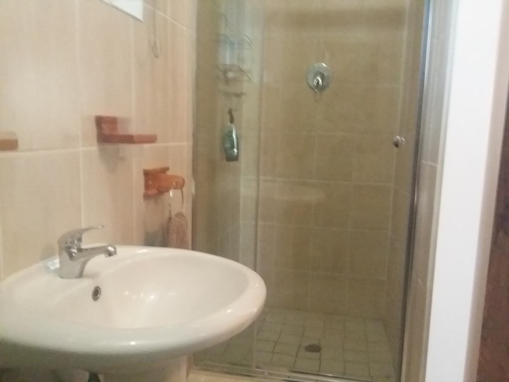 Alicia'S B&B Roodepoort Room photo